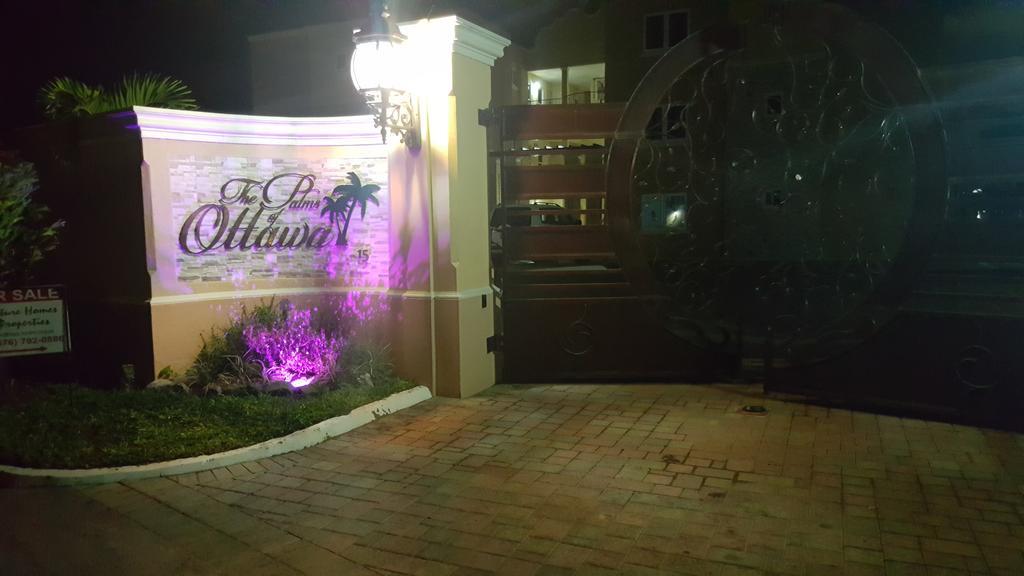 Apt 12, Executive Suites Ja - Palms Enfield Экстерьер фото