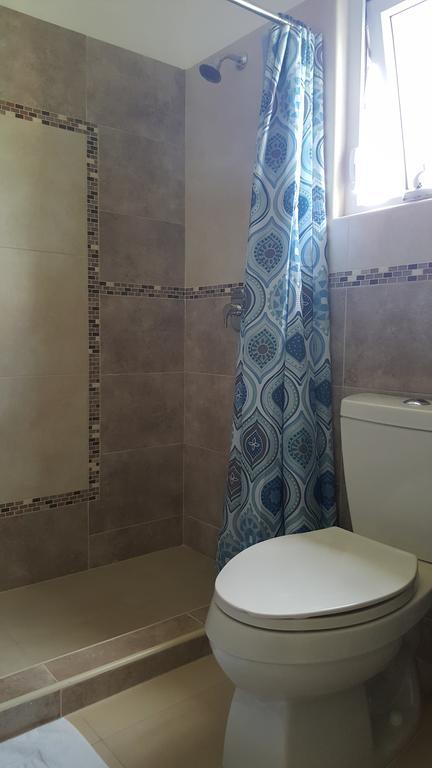 Apt 12, Executive Suites Ja - Palms Enfield Экстерьер фото