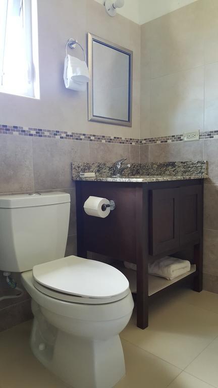 Apt 12, Executive Suites Ja - Palms Enfield Экстерьер фото