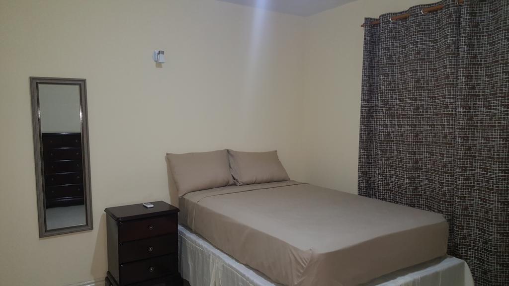 Apt 12, Executive Suites Ja - Palms Enfield Экстерьер фото
