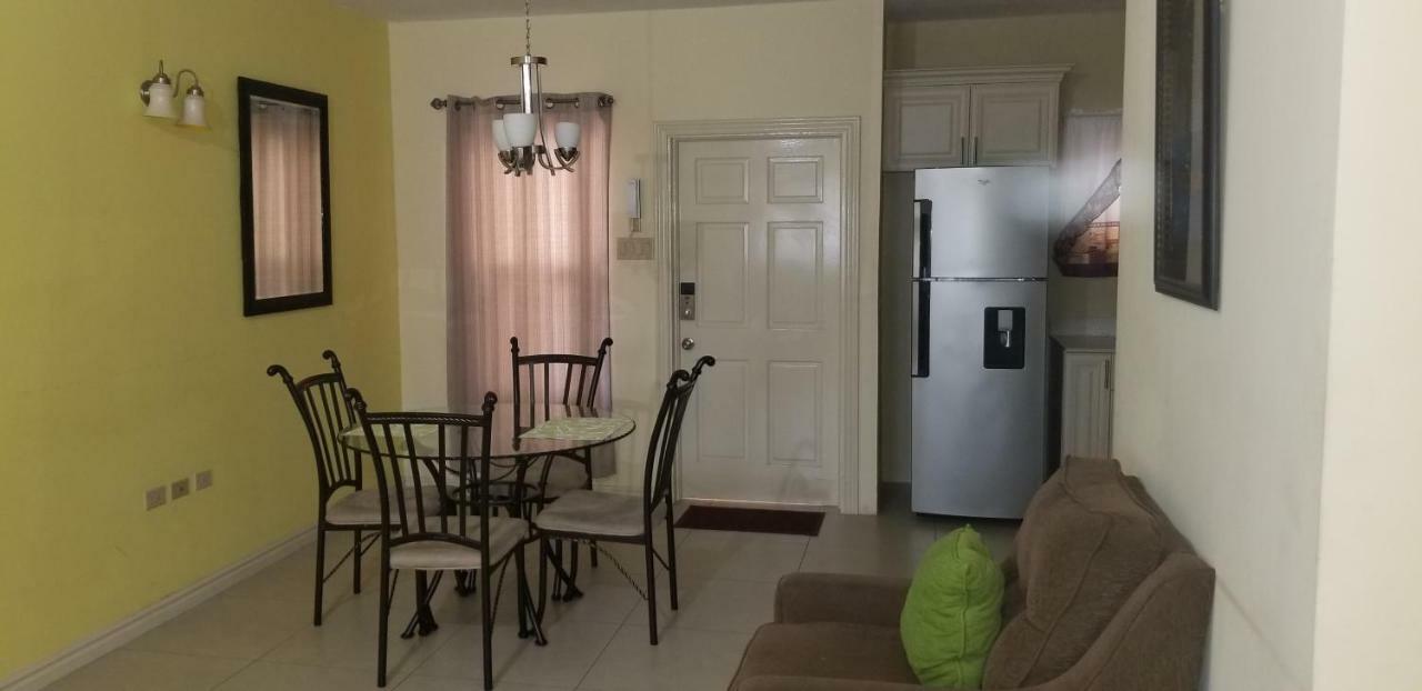Apt 12, Executive Suites Ja - Palms Enfield Экстерьер фото